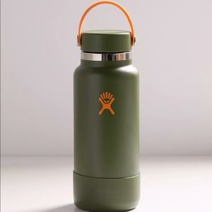 Limited edition Hydro Flask 32 oz in Olive